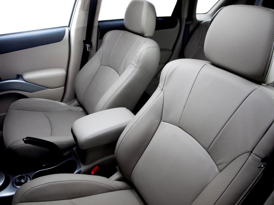  Mitsubishi Outlander 2009 года  (US) (фото 19 из 41)